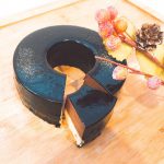 バウムの上に同量のチョコムース♬ せんねんの木さん とろなまチョコバウム