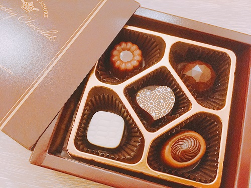 芥川製菓のショコラアソート商品写真