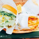 具がはみ出してます・・・MOSのクリームチーズテリヤキバーガー!!