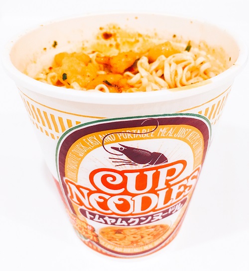 日清カップヌードル(トムヤムクンヌードル)の商品開封後の写真