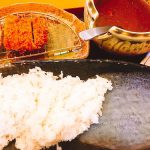 美味しいこと間違いなし!トンカツ専門店の「かつカレー」