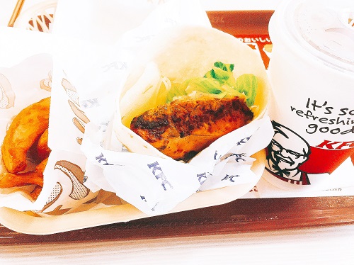 ケンタッキーのスパイシーチキンラップセット