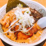 新宿で外国人に人気のお店!信号待ちで目に入る らーめん屋さん十味や☆