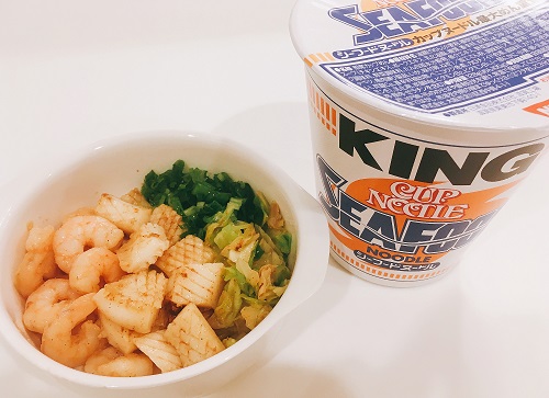 シーフードヌードルと魚介類