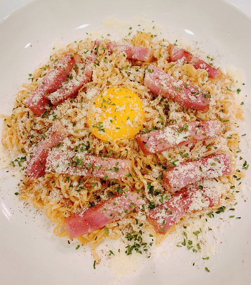 チキンラーメン カルボナーラ風