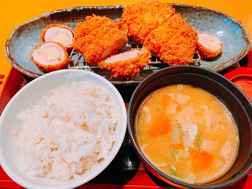 山かつのあい盛りかつとチーズかつ