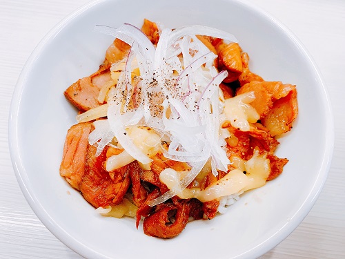 ふく流ラパスのレアチャーシュー丼