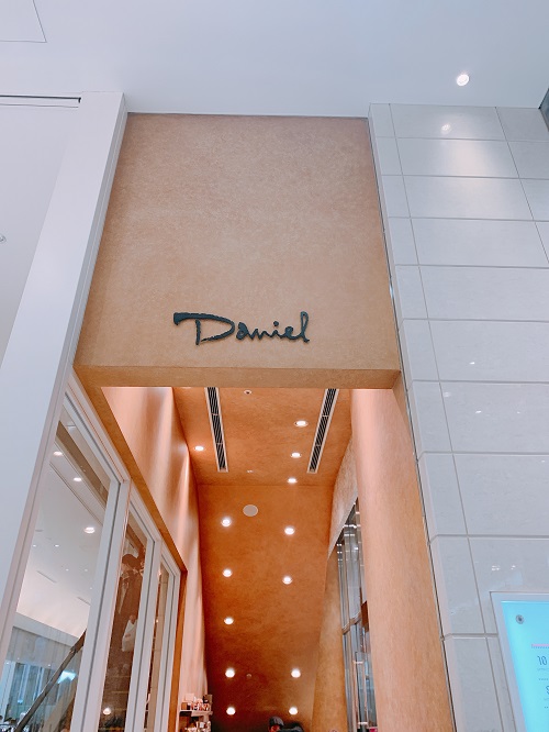 ルクア大阪 Daniel(ダニエル)の入口