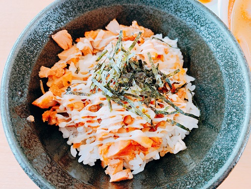 支那そば三八の肉飯