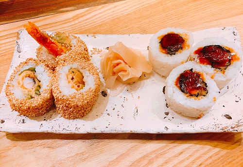 海老天ロール寿司と牛かつロール寿司