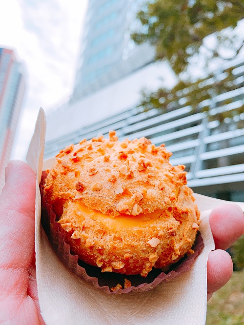 六本木ヒルズ森タワーと瑞穂のカスタードシュークリーム