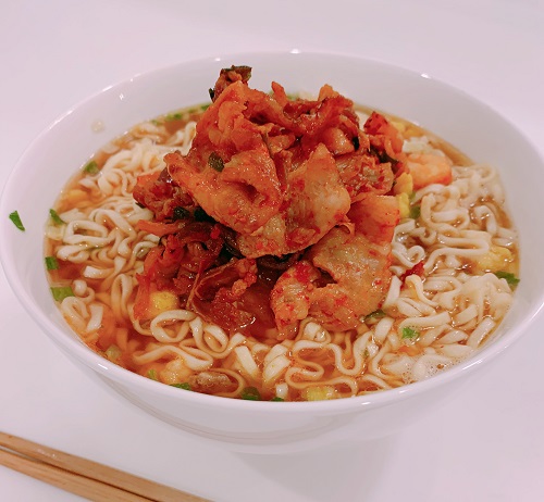 日清カップヌードル 豚キムチアレンジ