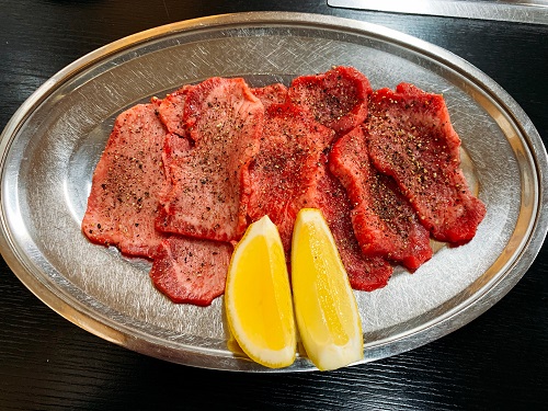 春香園のタン塩