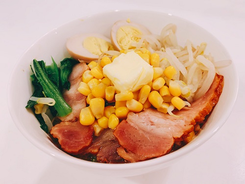 日清カップヌードル味噌味 バターコーンアレンジ