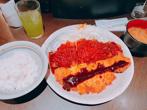 矢場とんのわらじとんかつ定食
