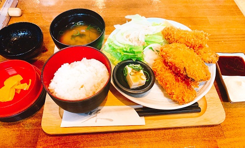 広島かき酒場 MOMIJIの広島名物！大粒カキフライ定食