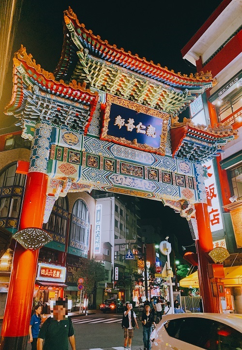 横浜中華街 親仁善隣門