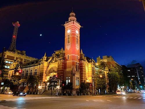 横浜市開港記念会館の夜景