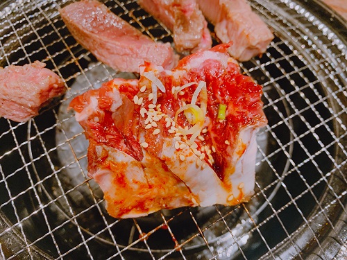 神戸 大長今の特上ヘレステーキと上ハラミぶつ切り