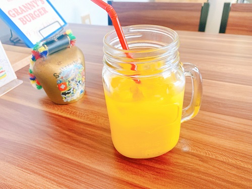 グラニーズカフェのオレンジジュース