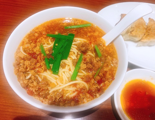 味仙の台湾ラーメンとギョーザ