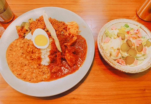 新宿FISHのチキンカレー&キーマ&MIX豆とマヨネーズサラダ