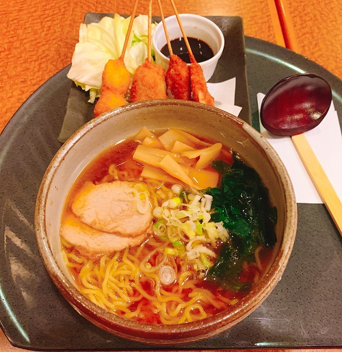 花々亭の煮干ラーメンと串カツ盛合せ