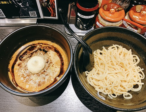地獄の担担麺 天竜 トツカーナモール店の元祖天竜つけ麺トッピング炙りチーズマヨ