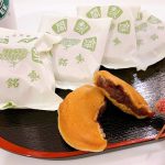 売り切れ御免の人気商品!モチっとした食感が強烈なインパクトの阿闍梨餅☆