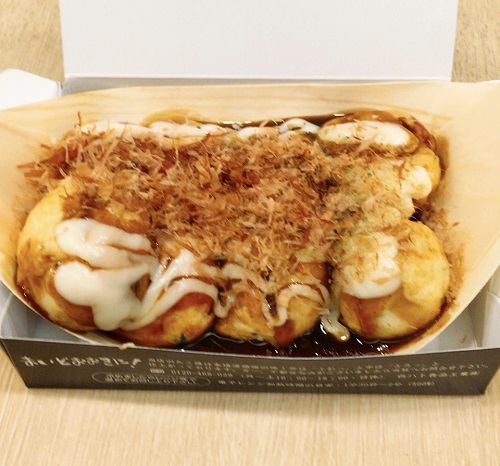 コナモンミュージアムのベーコンチーズたこ焼き