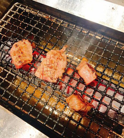 俺の牛皿の炭火焼き