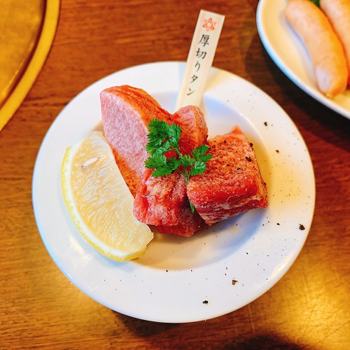 じゃんじゃかの厚切り牛タン塩