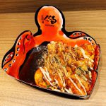 道頓堀のコナモンミュージアムで大阪名物!ベーコンチーズ「たこ焼き」を食らう!