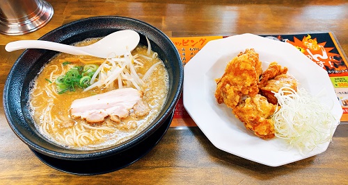 らーめん将軍の将軍らーめんと唐揚げ