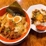濃厚な醤油豚骨スープにチャーシュー&豚バラ☆麺王スペシャルはいかが?