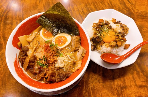 麺王の麺王スペシャルとチャーシュー丼セット
