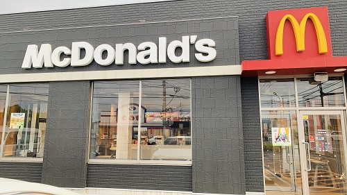 マクドの店舗前