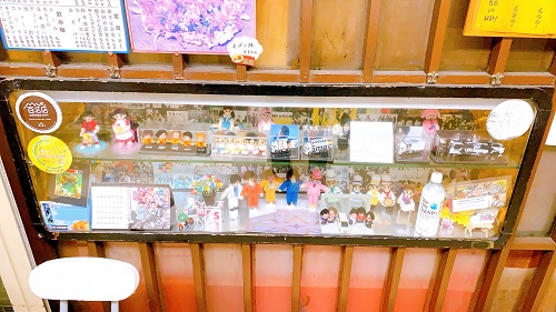 かく庄のショーケース