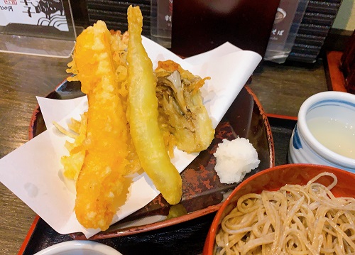 献上そば 羽根屋 本店の天ぷら