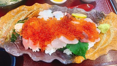 とれたて食堂のとれたて丼