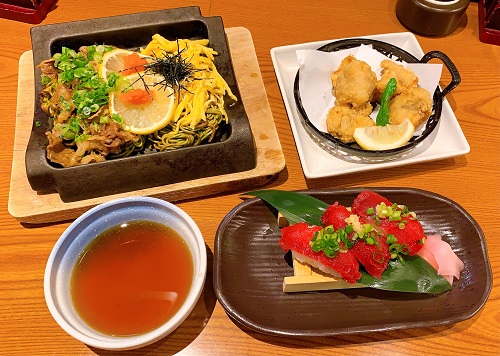 三代目網元 魚鮮水産 アイスタ新山口店の瓦そばとふぐの唐揚げと馬刺し握り