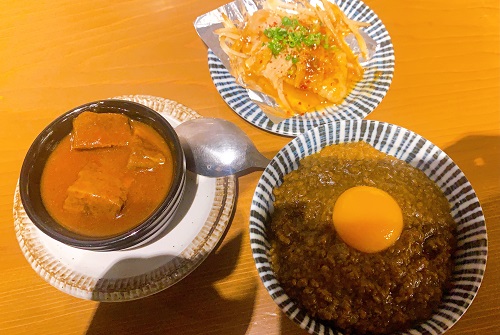 和牛ホルモン酒場にくづきの和牛てっちゃんとタンシチューと〆のキーマカレー