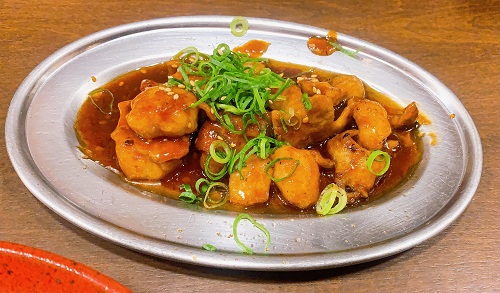 庄やJR高知駅店の牛しろコロホルモン辛味噌炒め