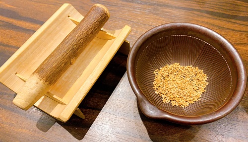 豚かつ専門 とんとんのゴマとすり鉢