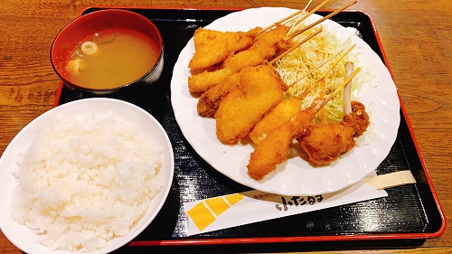 串カツと言えば 小だるま屋が有名だよね 新大阪で昼から食べる串カツが贅沢過ぎた Safety Gourment