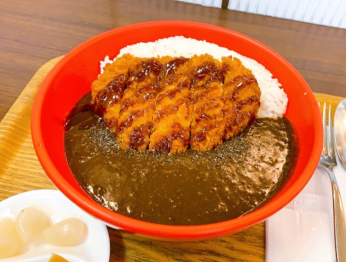 カレースマイルの三元豚の黒胡麻カツカレー