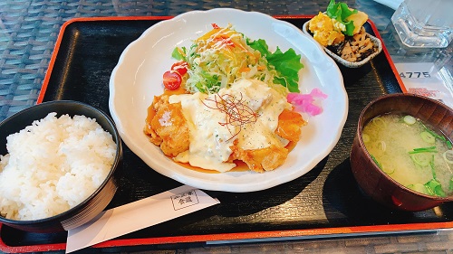 二三家食道 糸島屋店のチキン南蛮ランチ