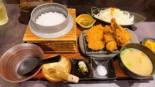 鹿児島 黒かつ亭 博多アミュプラザ店のひれかつ海老定食