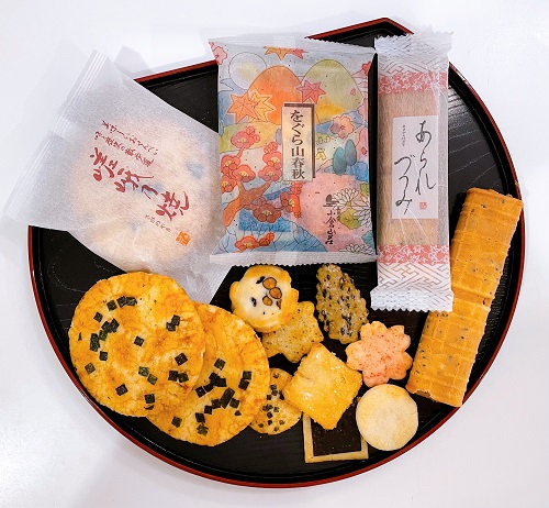 小倉山荘本町店の商品詰め合わせの写真