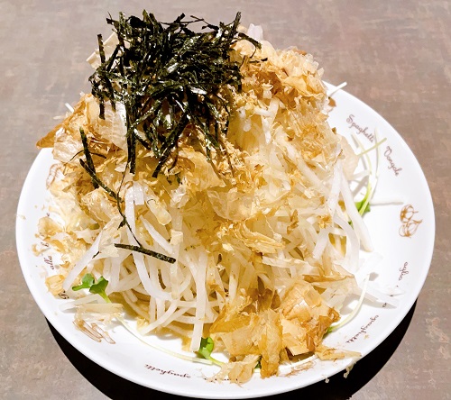 居酒屋まる坐のカリカリじゃこと大根サラダ